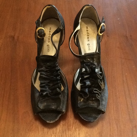 Madden Girl Shoes - Madden Girl Petrra Peep Toe Ruffle Heels